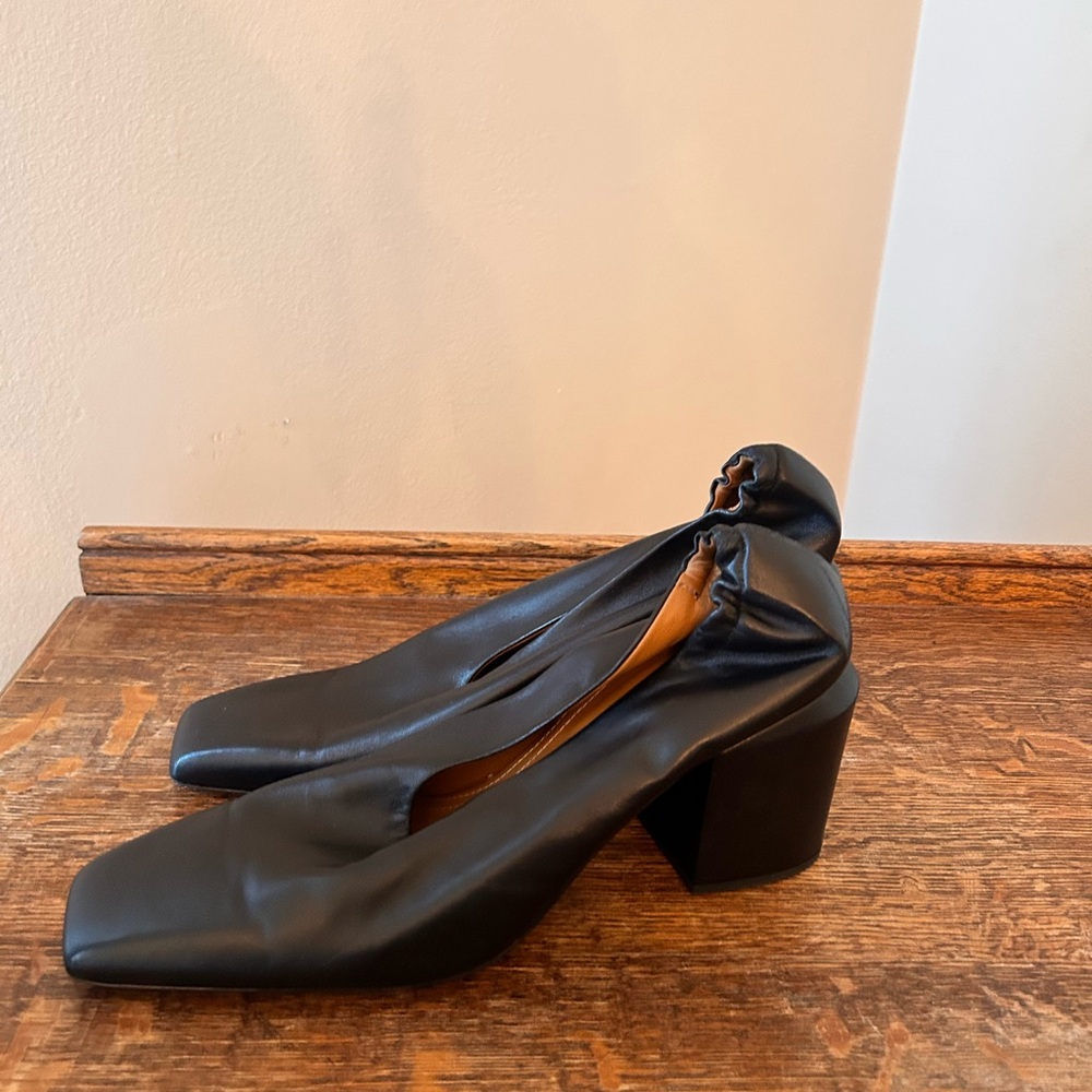 Lafayette 148 New York Black Leather Heels